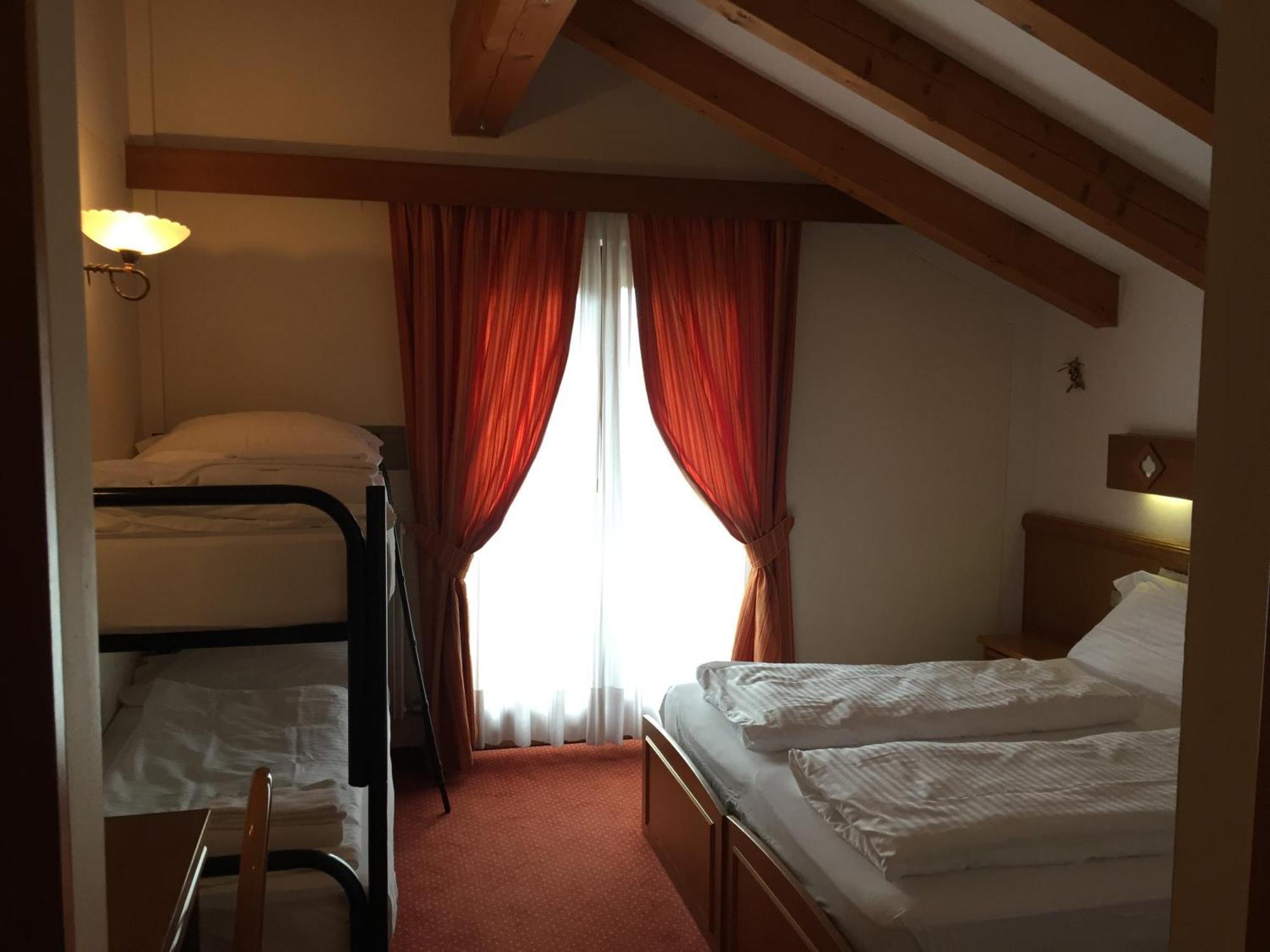 Hotel Collini 핀졸로 외부 사진