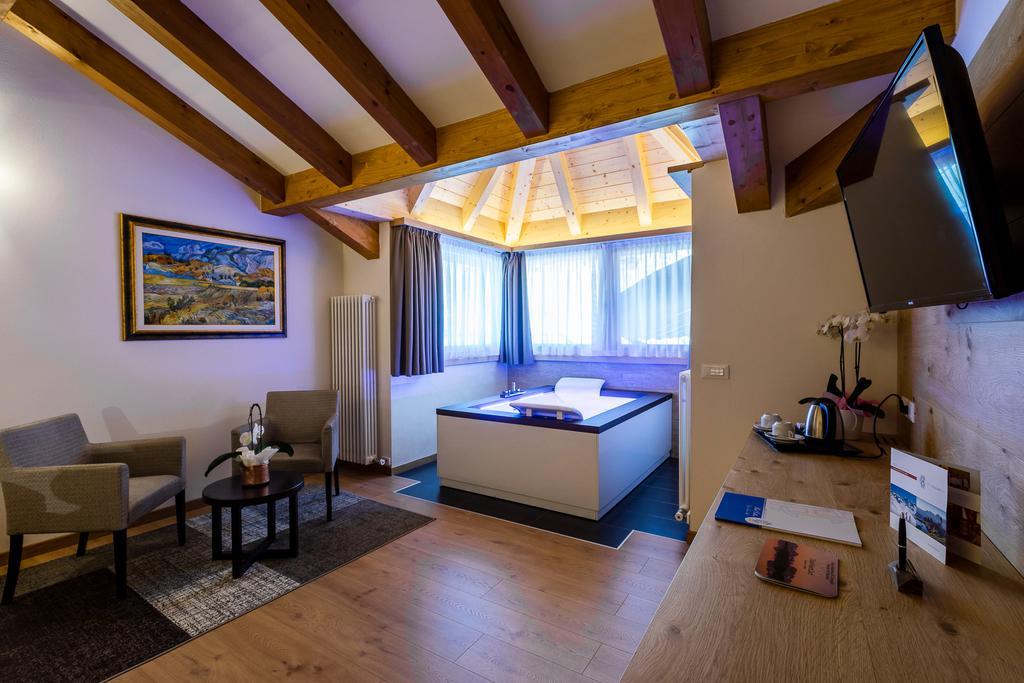 Hotel Collini 핀졸로 외부 사진