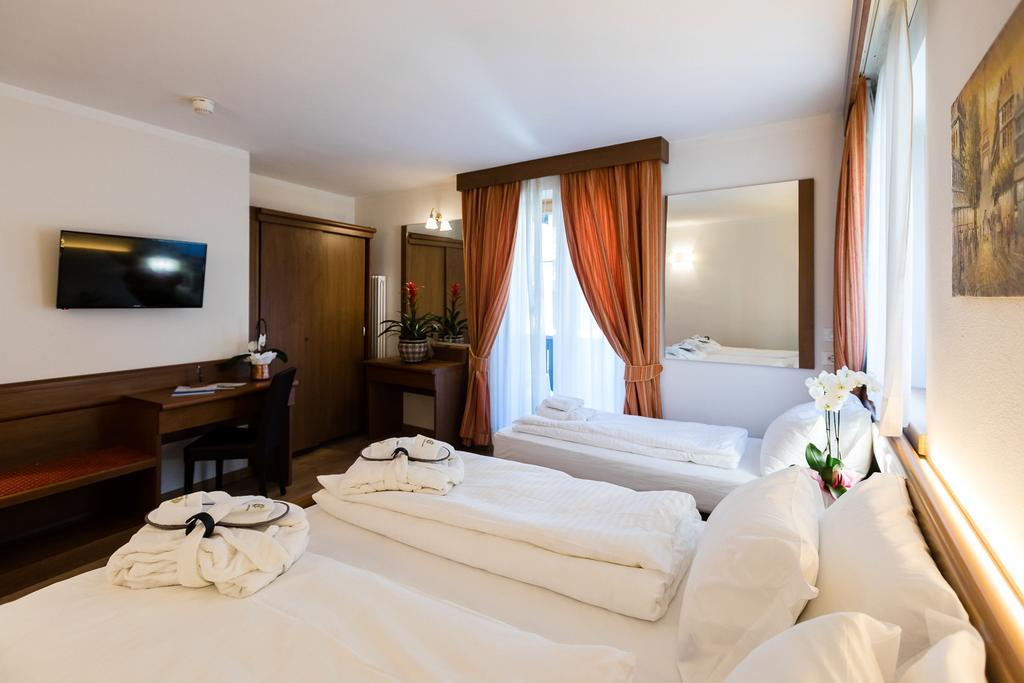 Hotel Collini 핀졸로 외부 사진
