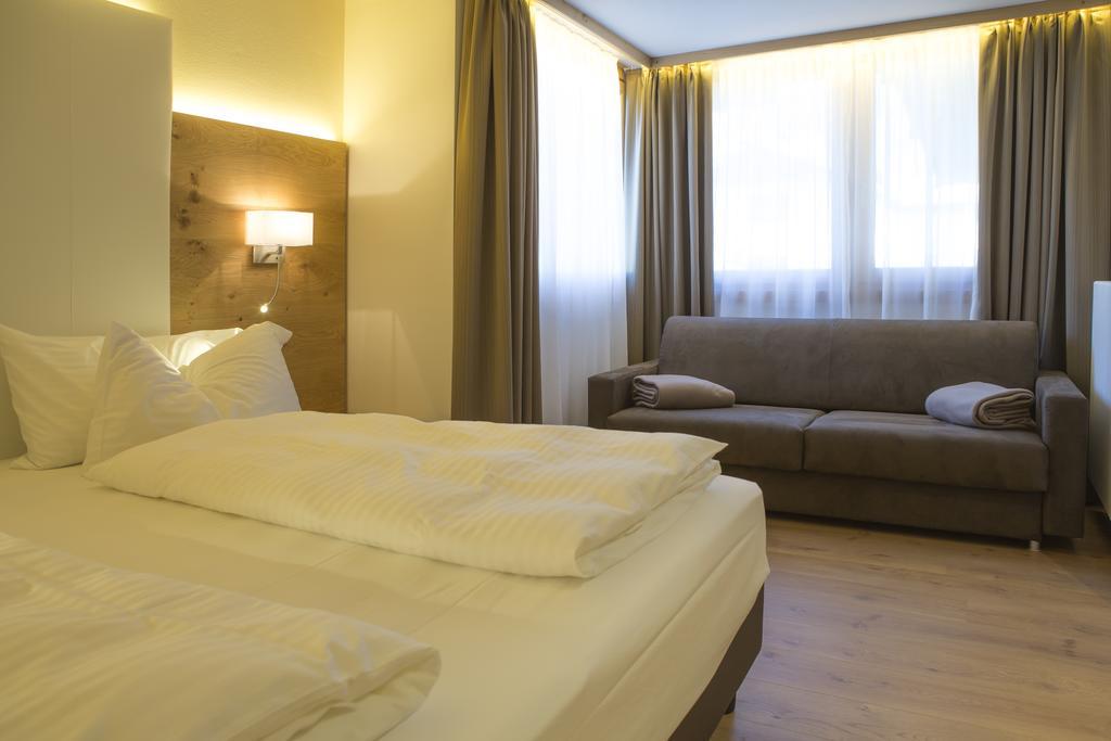 Hotel Collini 핀졸로 외부 사진