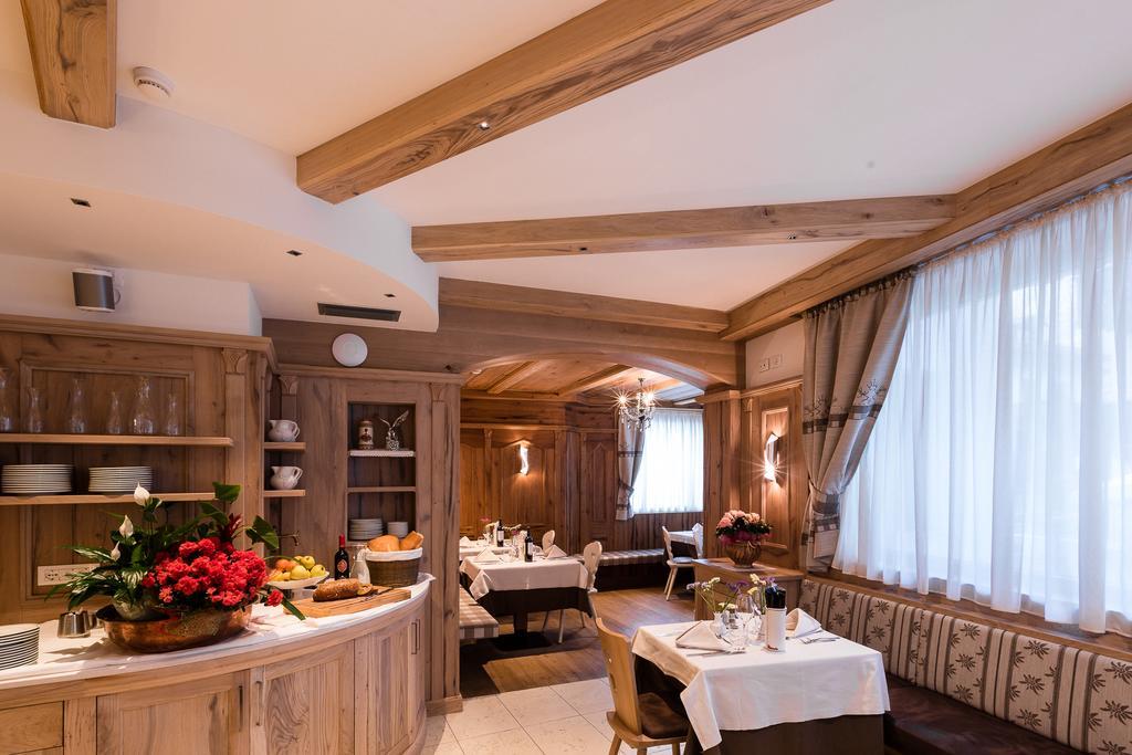 Hotel Collini 핀졸로 외부 사진