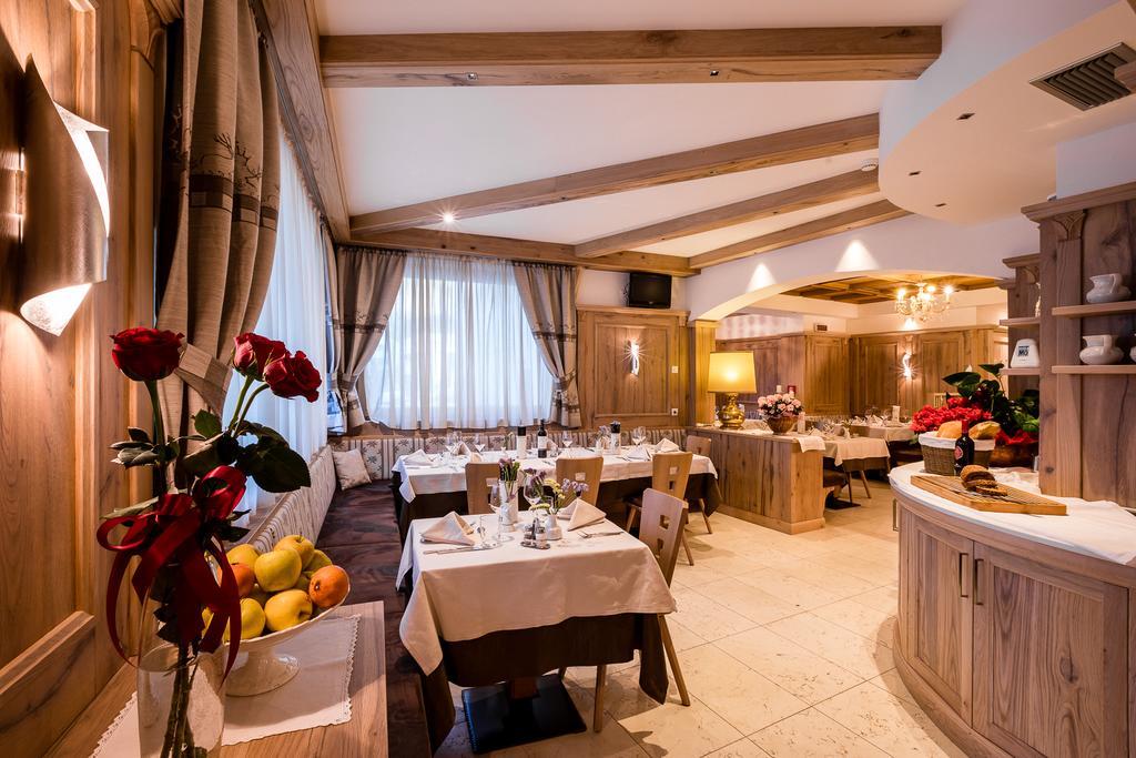 Hotel Collini 핀졸로 외부 사진