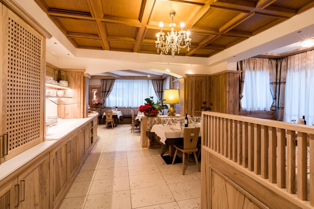 Hotel Collini 핀졸로 외부 사진