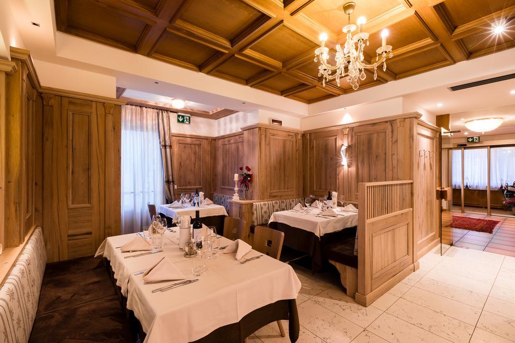 Hotel Collini 핀졸로 외부 사진